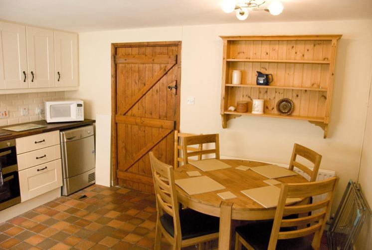 Slieve Donard Cottage Widows Row Cottages Ньюкасл Екстер'єр фото